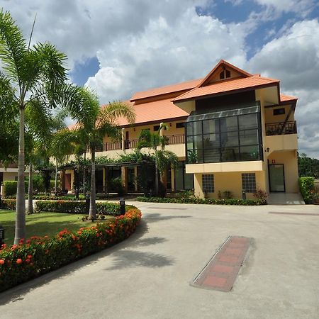 Maeklong Marina Resort Ratchaburi Экстерьер фото